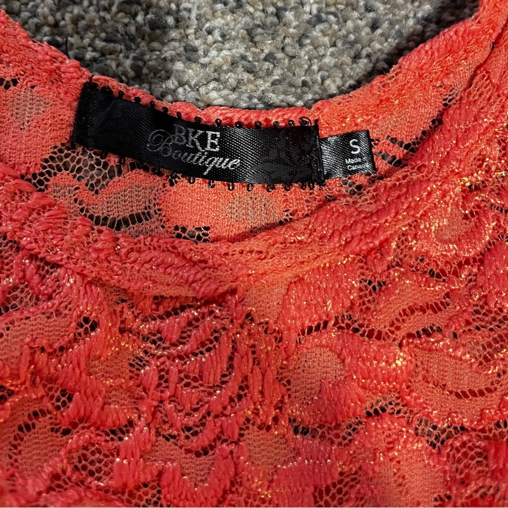 BKE Boutique Vibrant Lace Top - Picture 2 of 3